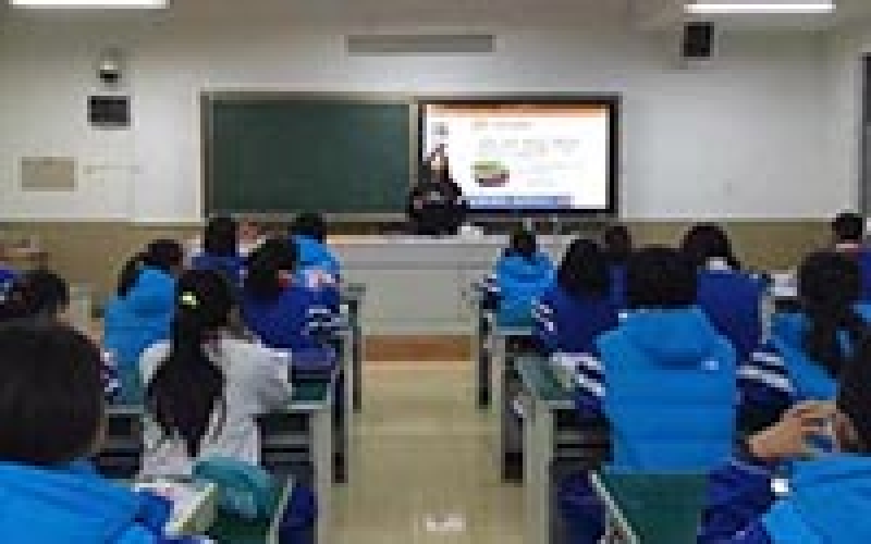 將理論教學(xué)跟直觀教學(xué)進(jìn)行結(jié)合,教學(xué)觸控一體機(jī)功不可沒(méi)